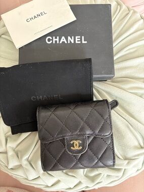 CHANEL Black Quilted lambskin genuine  Leather Small tri-fold Wallet